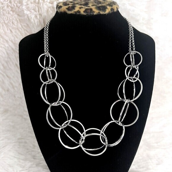 Paparazzi. Double Chain Silver Tone Circle Link Pendant Necklace Earrings‎ Set - Picture 13 of 13
